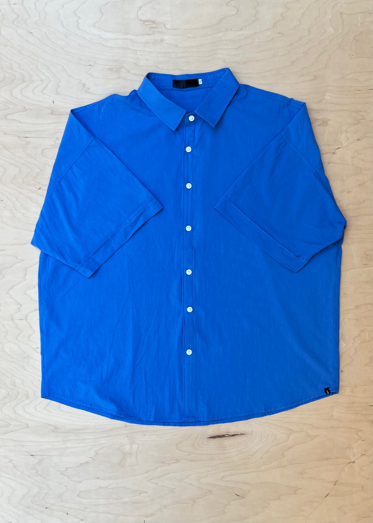 BLUE SHORT SLEEVE BUTTONDOWN