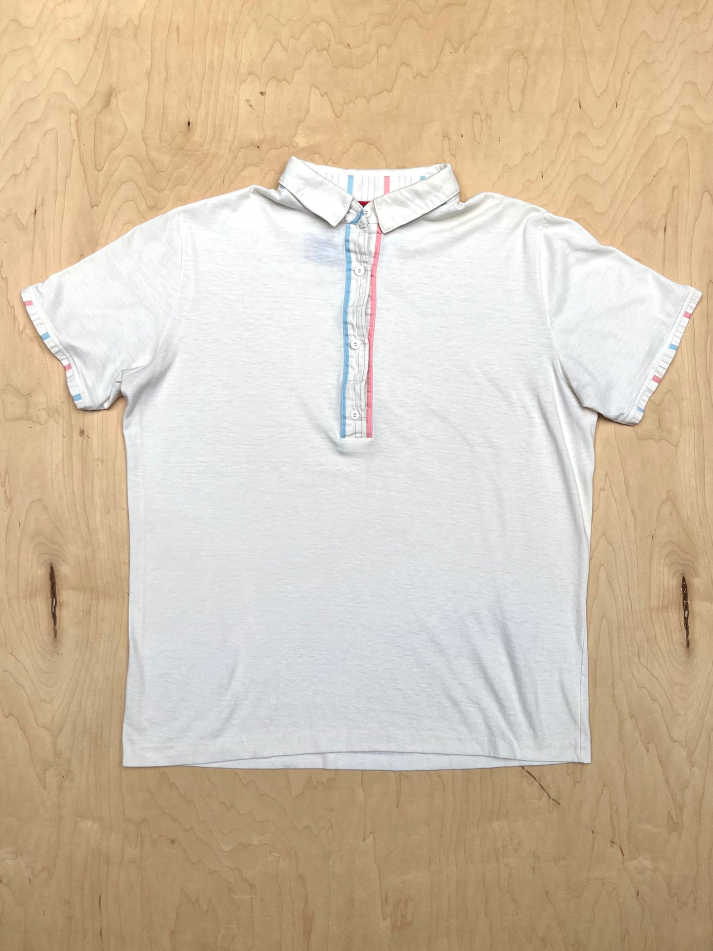 WHITE BUTTON SHIRT WITH PINK AND BLUE DETAILS