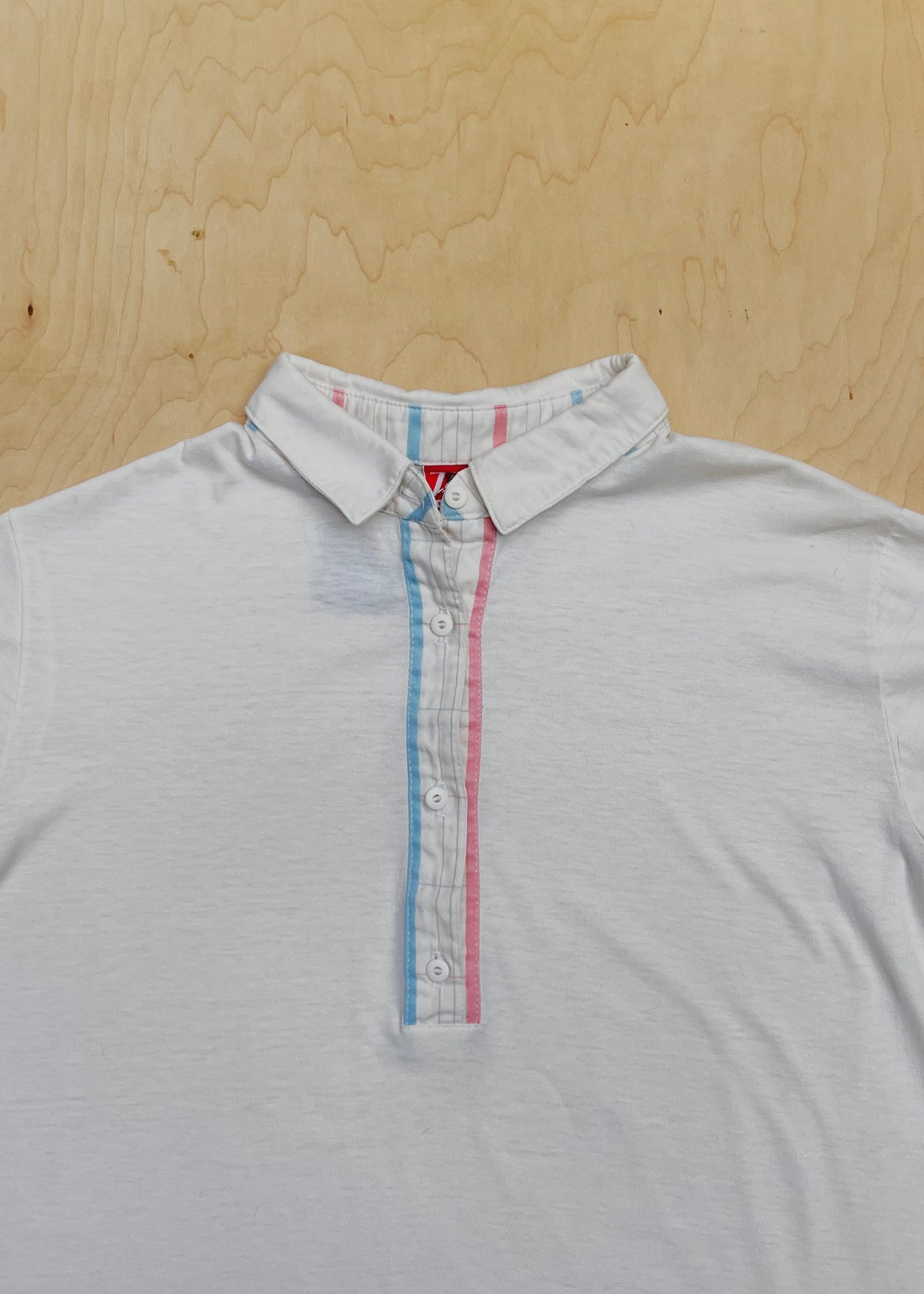 WHITE BUTTON SHIRT WITH PINK AND BLUE DETAILS