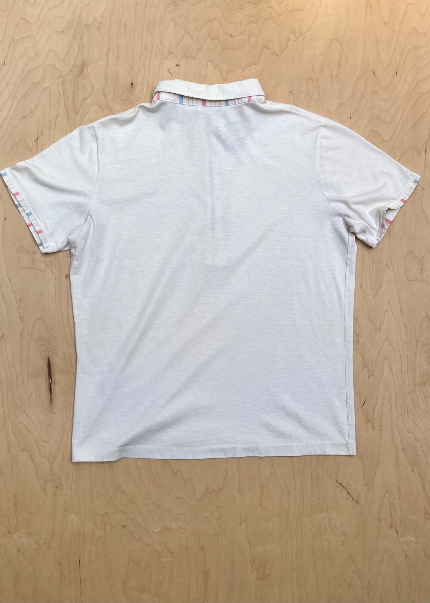 WHITE BUTTON SHIRT WITH PINK AND BLUE DETAILS