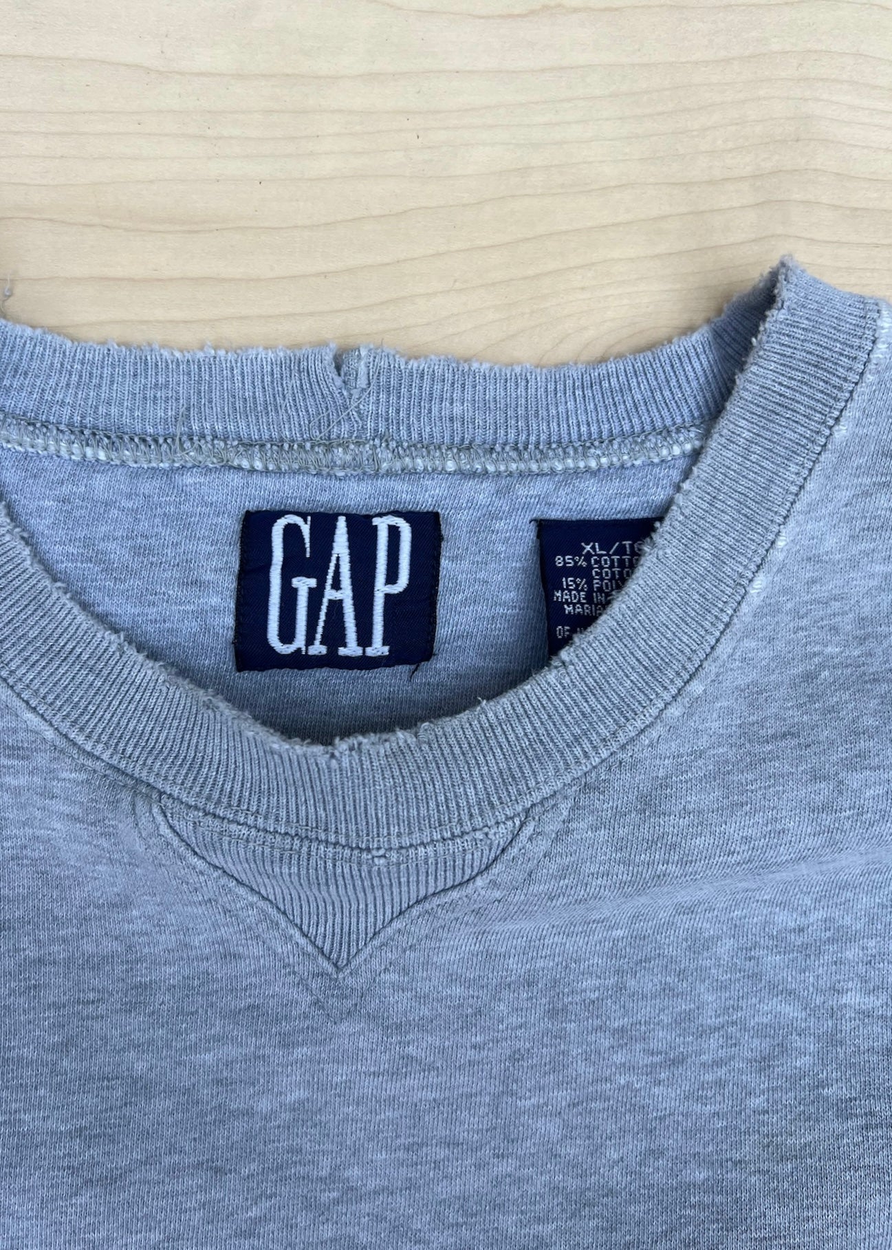 VINTAGE 90s GAP GREY SWEATSHIRT