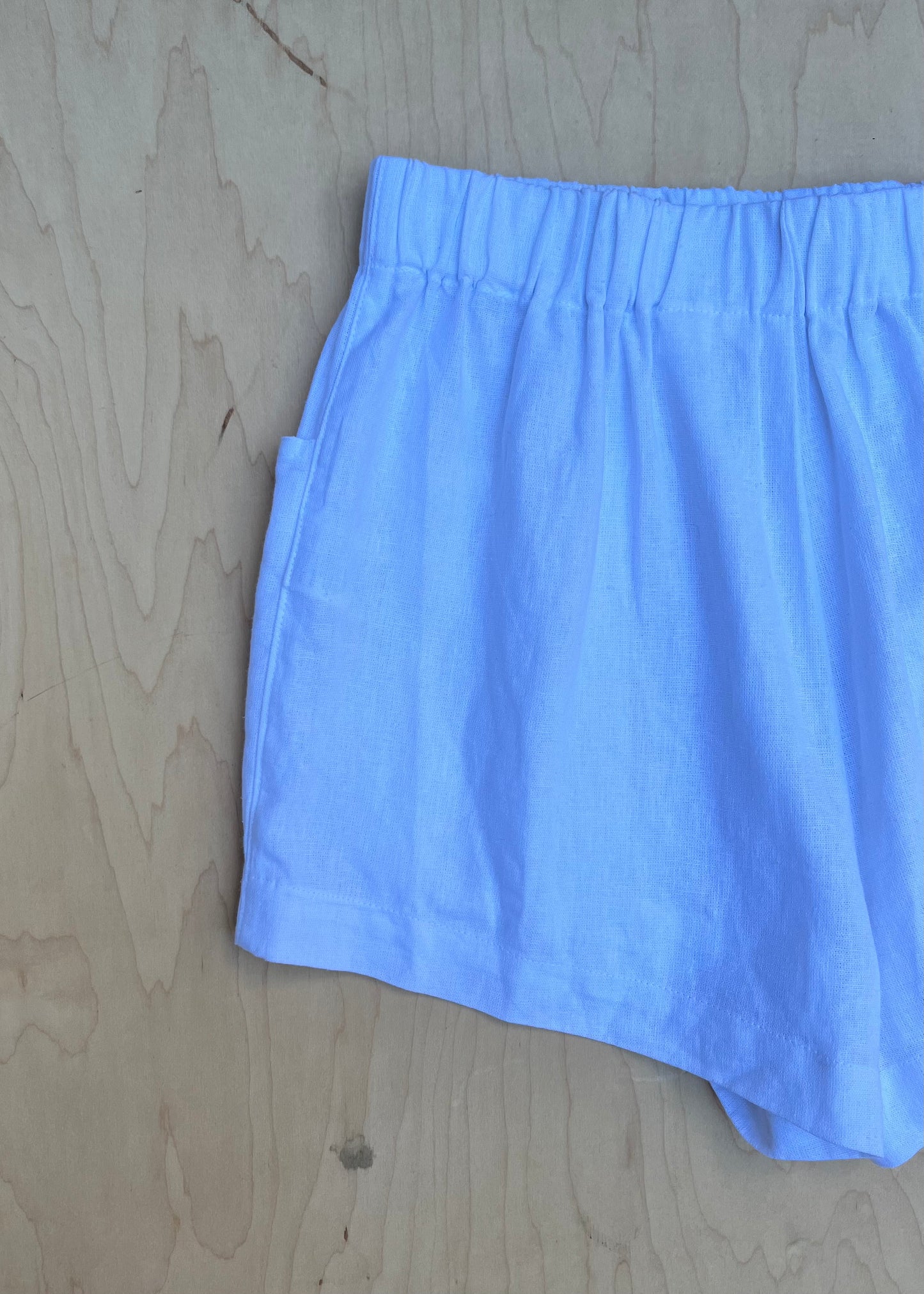 VINTAGE LINEN WHITE SHORTS
