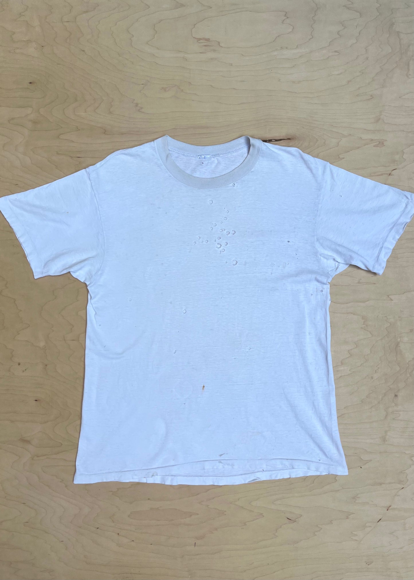 VINTAGE DISTRESSED WHITE TEE