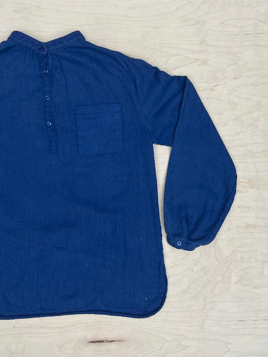 1960s BLUE MESH LONG SLEEVE WITH QUARTER BUTTON